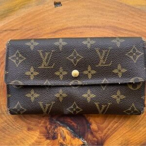 LV  Vintage Louis Vuitton Brown Monogram Porte Tresor International Wallet